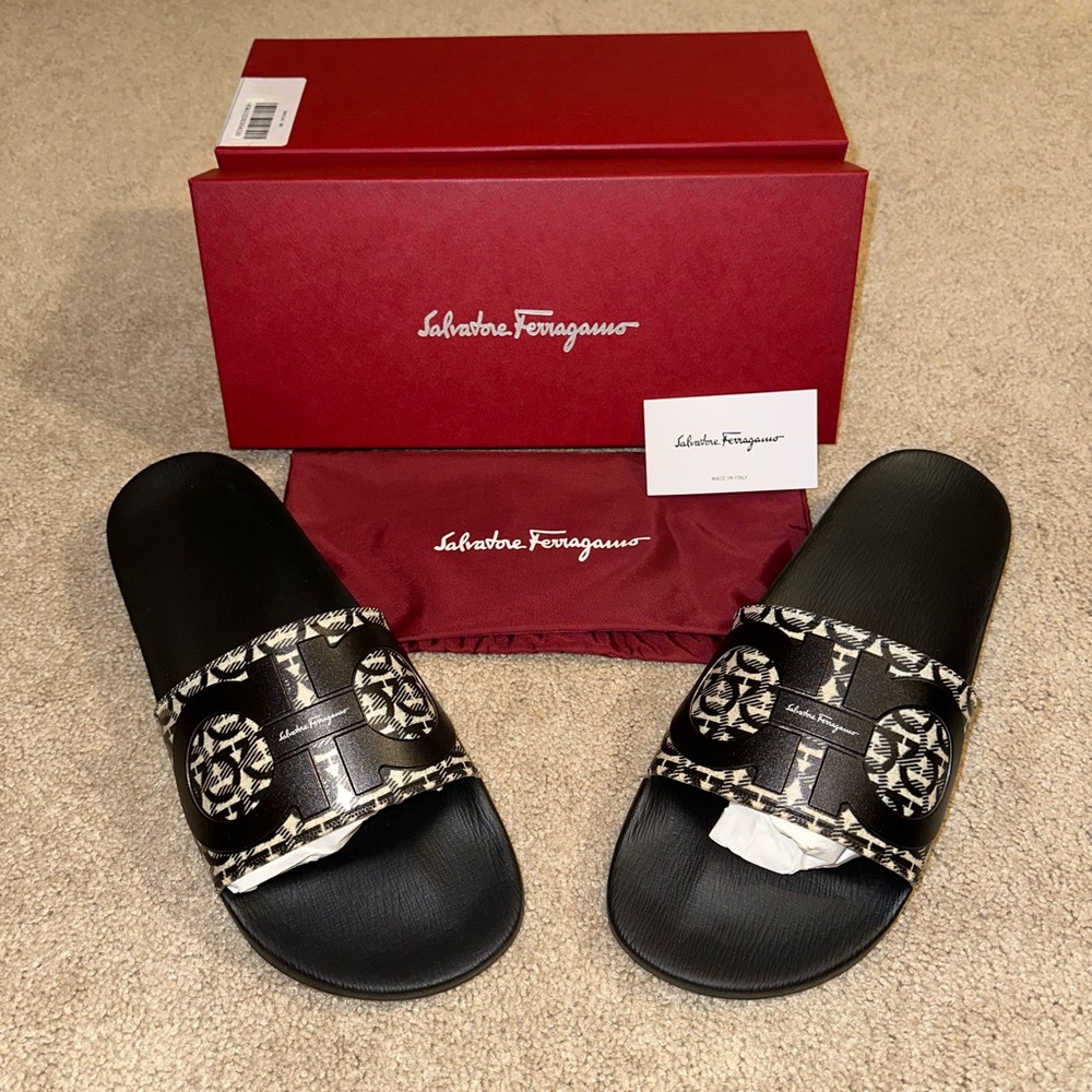 COPY - Men’s Ferragamo Groove 6 Gancini Print Slides - Size 13 - NWT